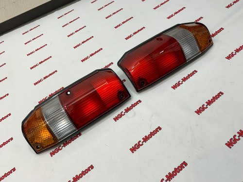 Toyota Genuine OEM Land Cruiser 76 FZJ76 Rear Tail Lights Lamps LH & RH - Picture 5 of 8