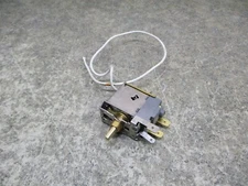 FRANKLIN CHEF FREEZER THERMOSTAT 2 1/4 X 2 1/8 PART # FCF88W