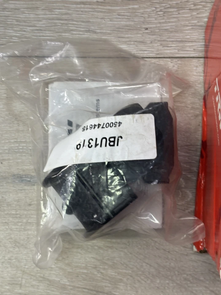 Комплект из 2 втулок стабилизатора подвески со стороны заднего водителя и пассажира JBU1319 TRW для пары GMC - Изображение 3 из 3