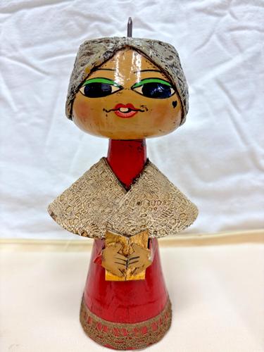 3 Big Eyed Choir Girls Candle Holders Signed Gustavo Mexico, 1 is Missing Book - Picture 3 of 12