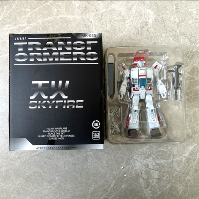 New G1 Transformed Jetfire/Skyfire MK-05 Action Figure Shuttle
