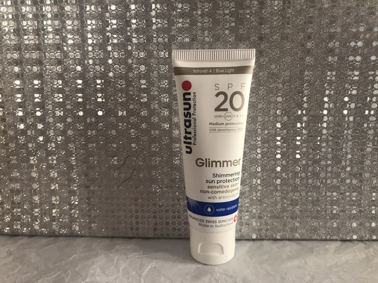 Ultrasun SPF 20 Glimmer Shimmering Sun Protection Sensitive Skin 25ml Mini New