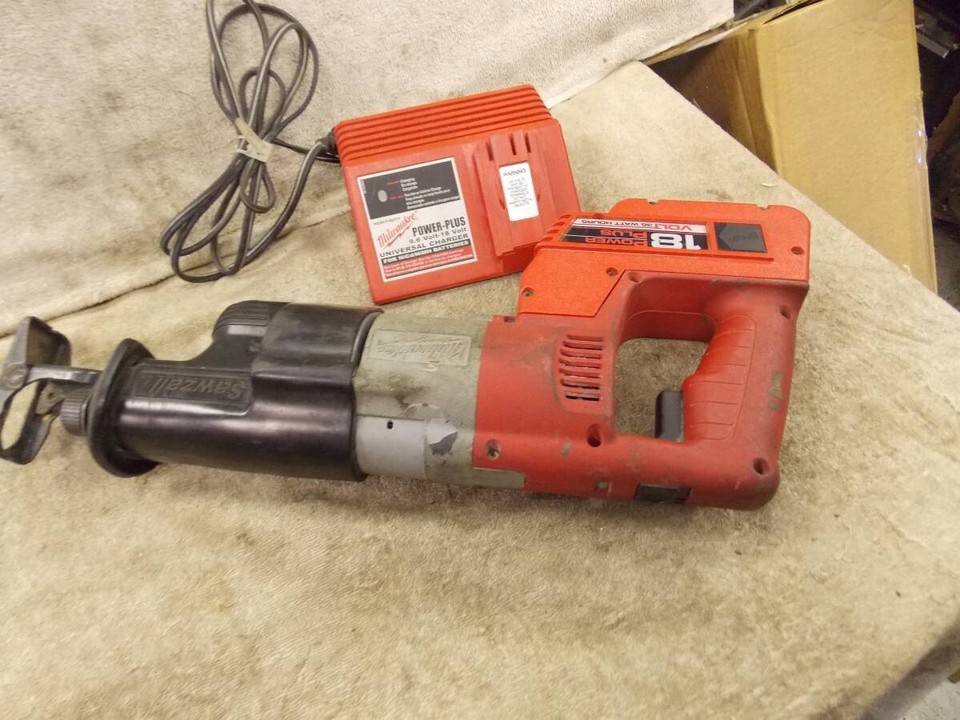Milwaukee 18V Cordless 6515-20 Sawzall Reciprocating Saw Battery