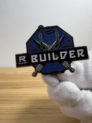Disney 2022 Star Wars Galaxy's Edge Droid Depot C-Series Builder Pin