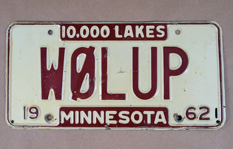 1962 Minnesota MN 10,000 Lakes License Plate Amateur Ham Radio Call Sign WOLUP