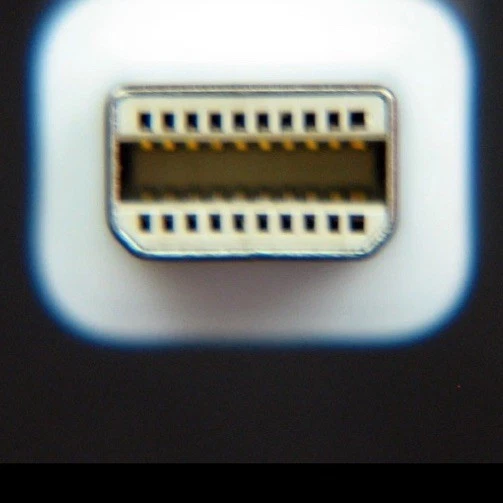 APPLE MACBOOK PRO, MINI DISPLAYPORT/THUNDERBOLT TO DVI ADAPTER NEW! - Image 3 of 3