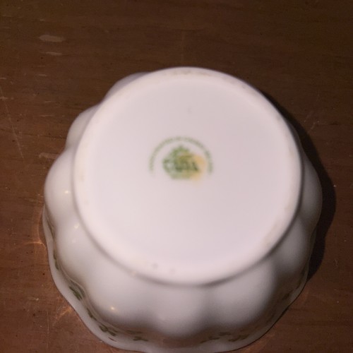 VINTAGE ROYAL TARA SHAMROCK SCALLOPED MINI OPEN SUGAR BOWL GOLD TRIM IRELAND - Picture 7 of 10