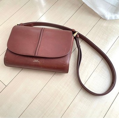 A.P.C. Smooth Leather Bag Beautiful design Easy to use and durable Popular Items