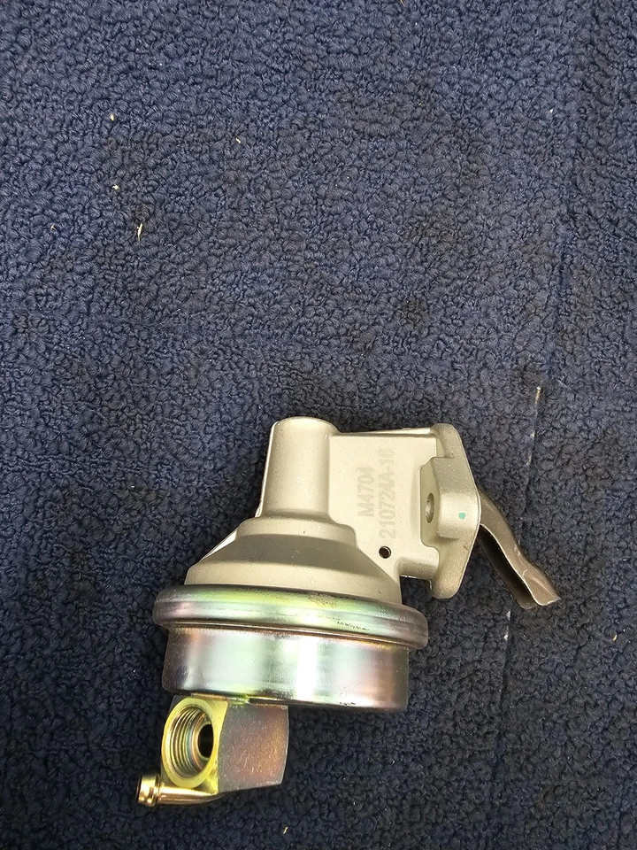 Bomba de combustible mecánica Carter M7404 para GMC C7000 C6000 1979-1984 Foto 4 de 4