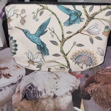 Padded Makeup Bag Multicolor Zip Closure Humm...