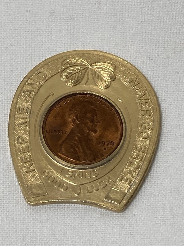 Vintage 1970 Encased Penny Good Luck Token GOLD CLUB Sparks Nevada 
