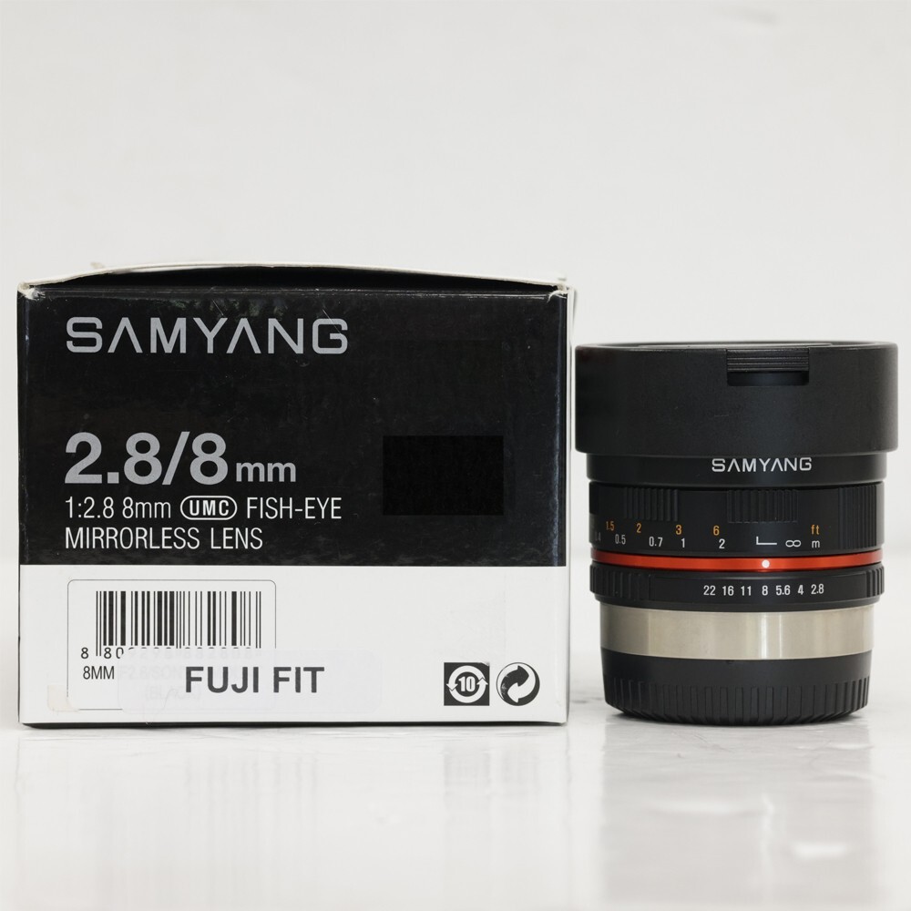 Samyang 8mm Fisheye UMC Manual Focus Lens Fuji X Fit UK