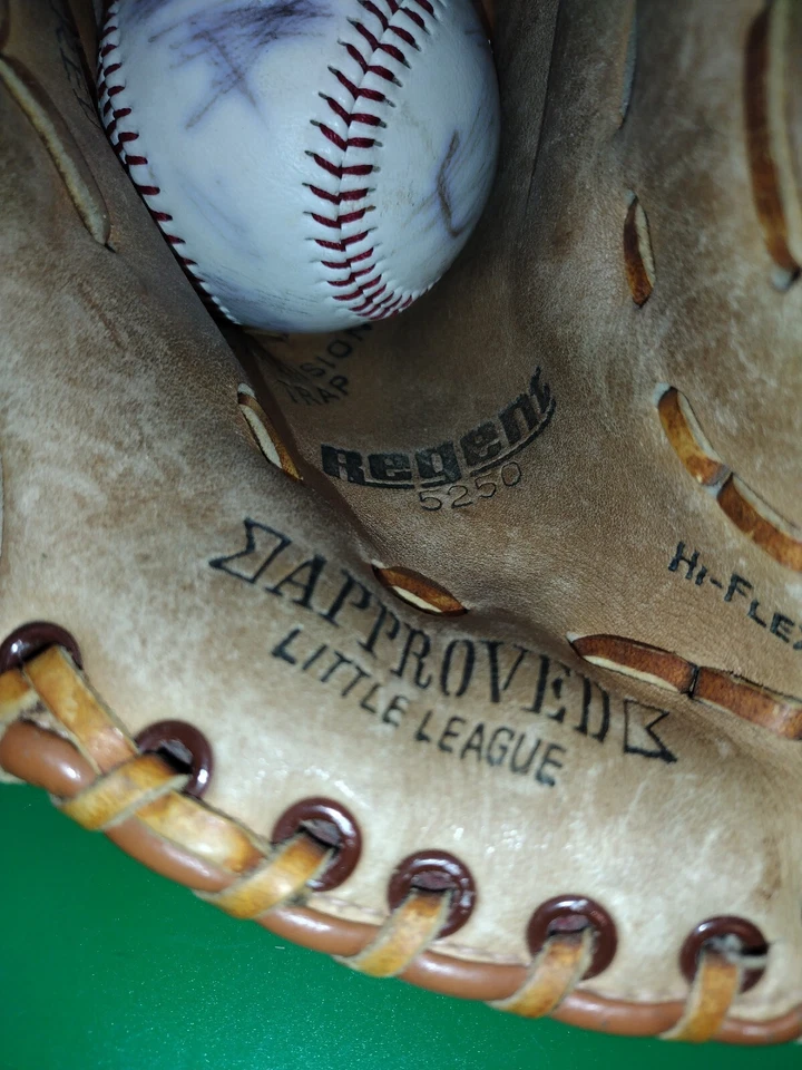 REGENT Baseball Glove Little League Regent  5250 Approximately.10" Youth - Image 4 of 4