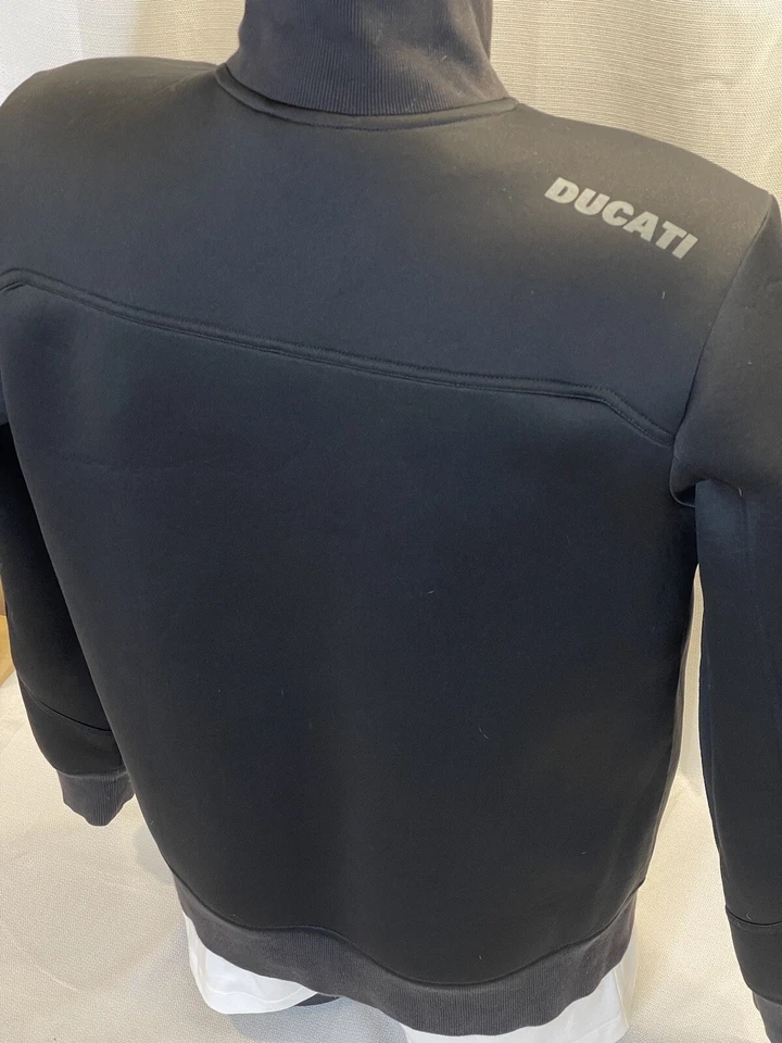 Chaqueta para hombre Ducati Puma motocicleta cremallera completa talla mediana mezcla de polietileno negra con logotipo Foto 4 de 4