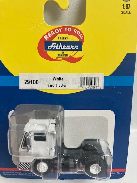 HO scale Athearn White Yard Tractor SKU 29100 New