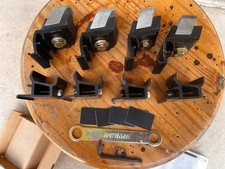 Yakima Roof Rack Railrider 3 Towers - Fits Factory Roof Racks