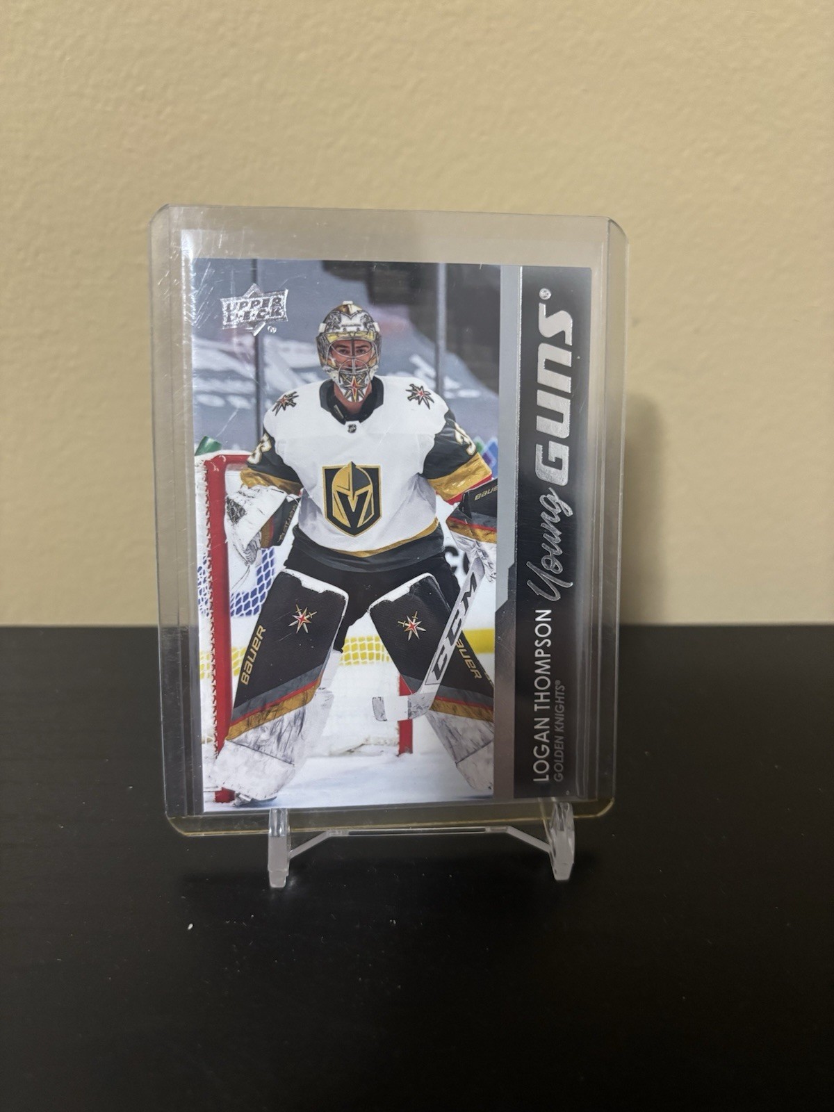 2021-22 Upper Deck Series 1 - Young Guns Logan Thompson #219