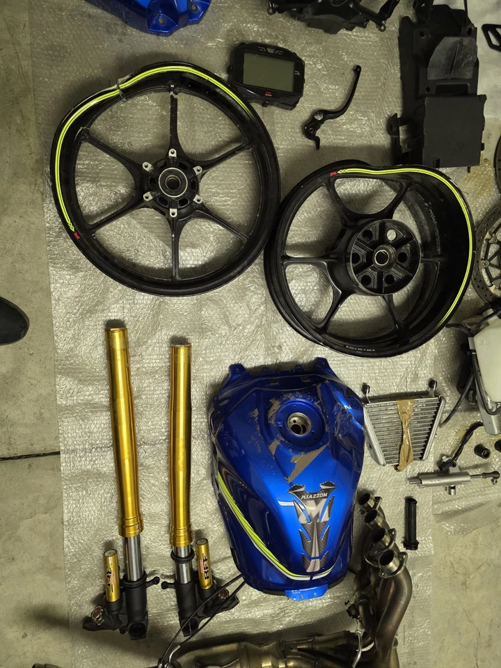 Suzuki Gsxr 1000 R 2017 2018 2019 2020 2021 2022 2023 Foto 3 de 4