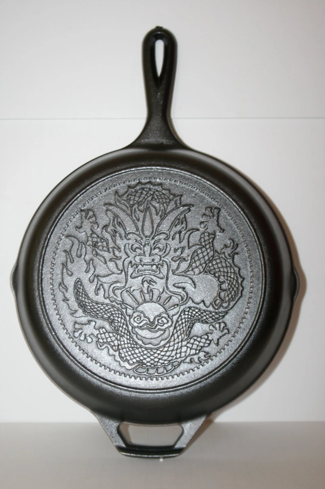 Lodge Cast Iron 10.25" Seasoned Year of the Dragon Skillet Dragon Skillet NEW