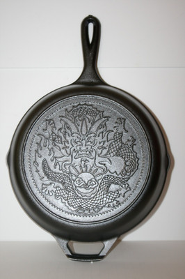 Lodge Cast Iron 10.25'' Seasoned Year of the Dragon Skillet Dragon Skillet NEW