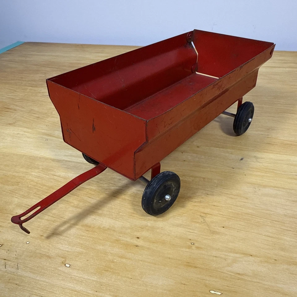 Vintage ERTL Red Flare Box Wagon Farm Toy - Image 3 of 4
