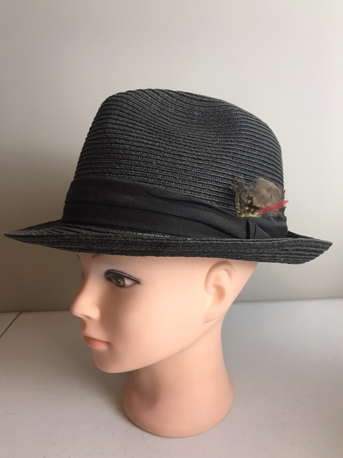 Black XL Fedora Hat with Removable Feather - Great Condition-image