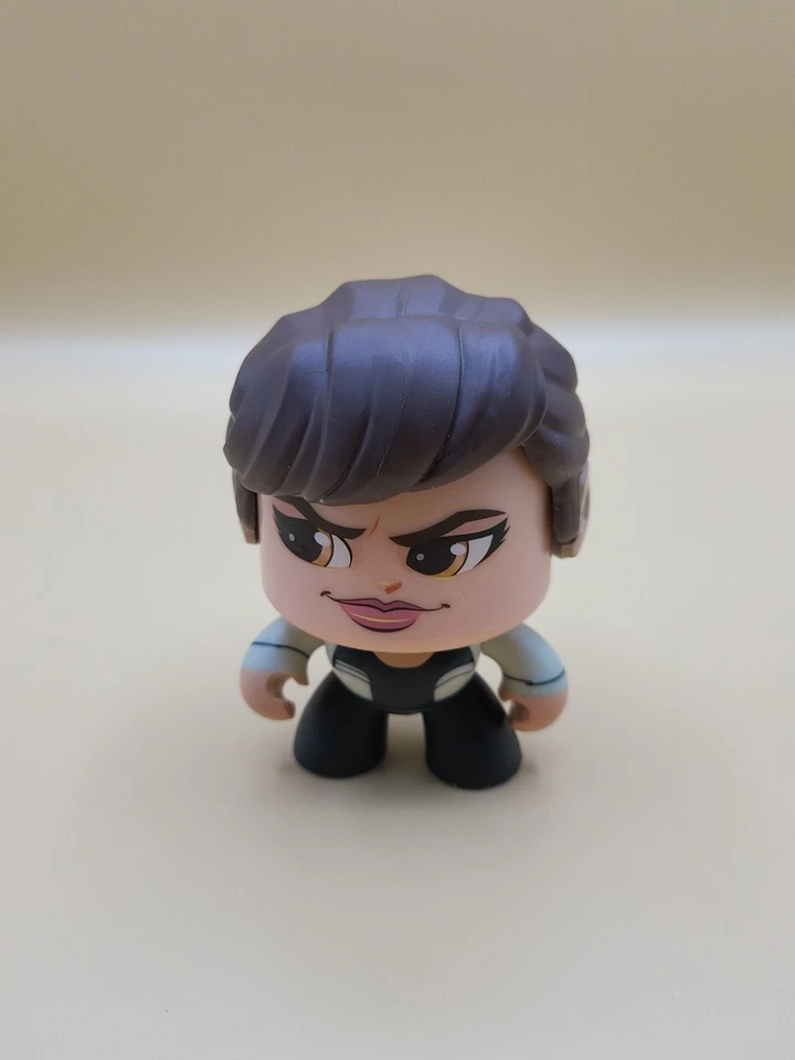 星球大战 Mighty Muggs Qi'ra 可动人偶 2017 孩之宝 — 第 3/4 张图片