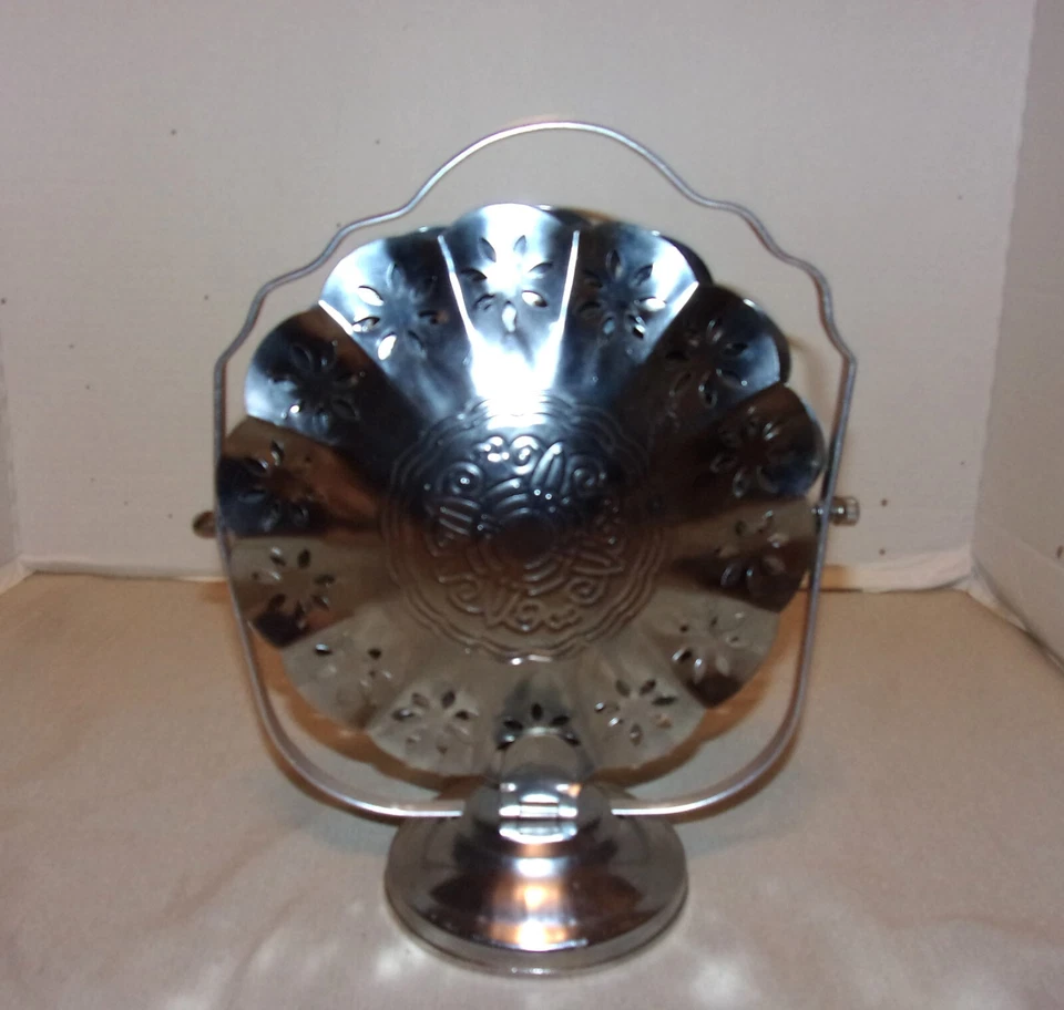 Chrome Plated Pierced Metal Folding Floral Desert Trays w/Carrying Handle on It - Image 4 of 4