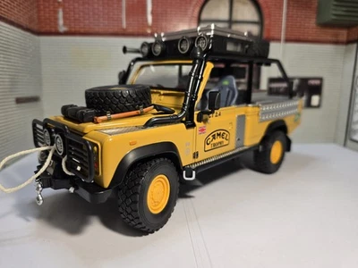 Land Rover Defender 110 Camel Trophy 1:24 Scale Diecast Model Lights Sound