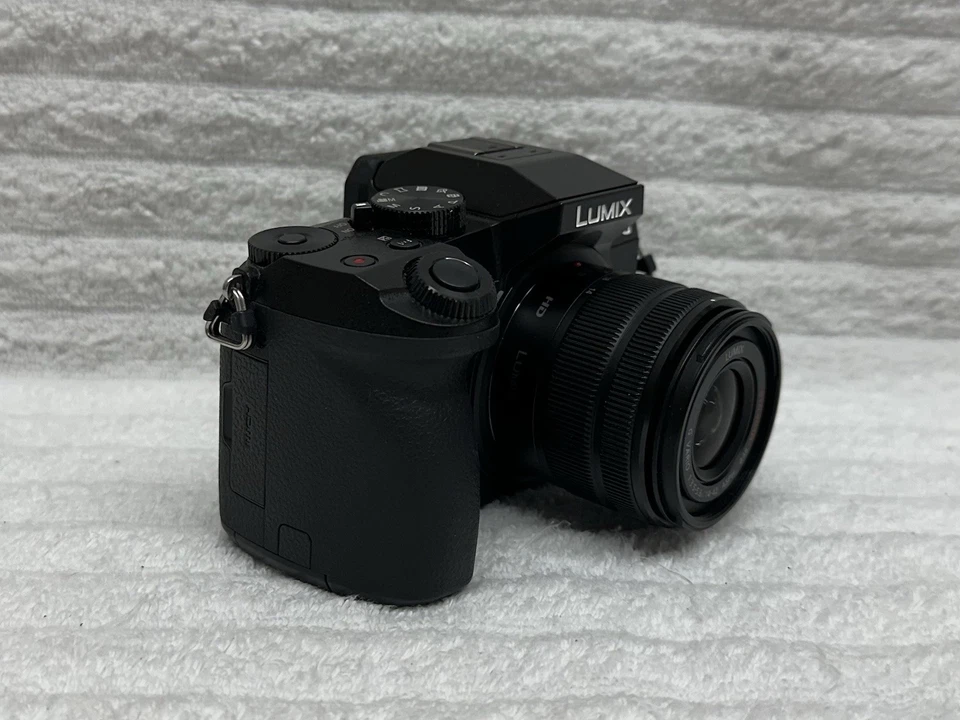 Panasonic LUMIX DMC-G7 with G Vario 14-42mm Lens MEGA OIS With Hood 4k Video - Image 3 of 4