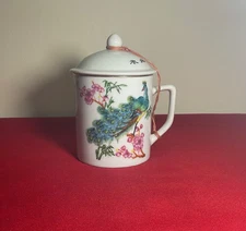 Zhongguo Zhi Zao Asian Ceramic Peacock Teacup With Lid