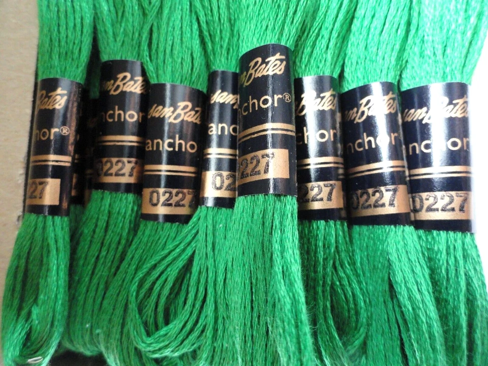 Susan Bates Anchor 6-Strand Embroidery Floss Green Lot of 24 Skeins Color 0227 - Image 4 of 4