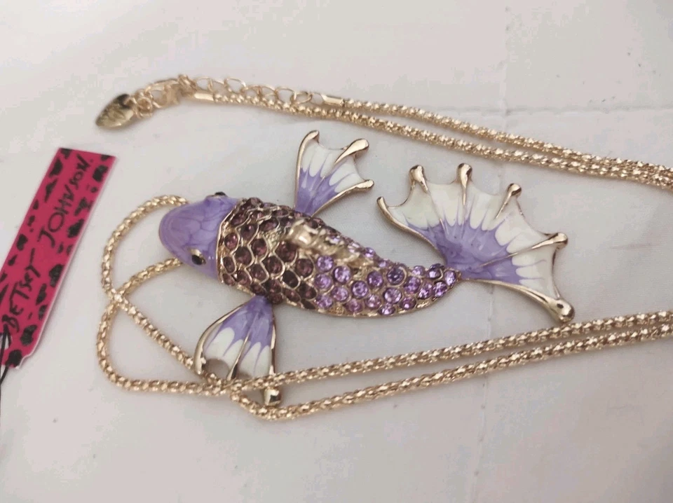Collar de peces con estrás lila Betsey Johnson y cadena de cuerda chapada en oro Foto 3 de 4