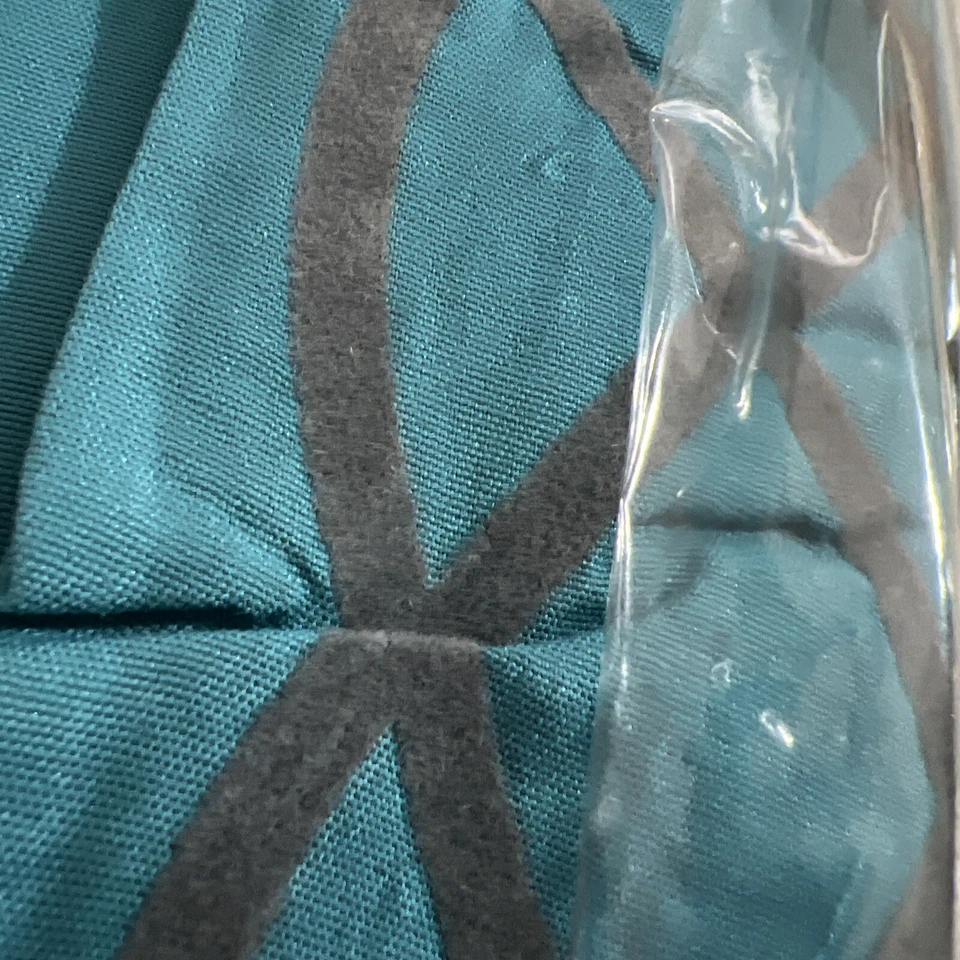 Juego de sábanas flocadas Manhattan Altura 4 piezas King Flat y sábanas ajustables, 2 almohadas Foto 3 de 4