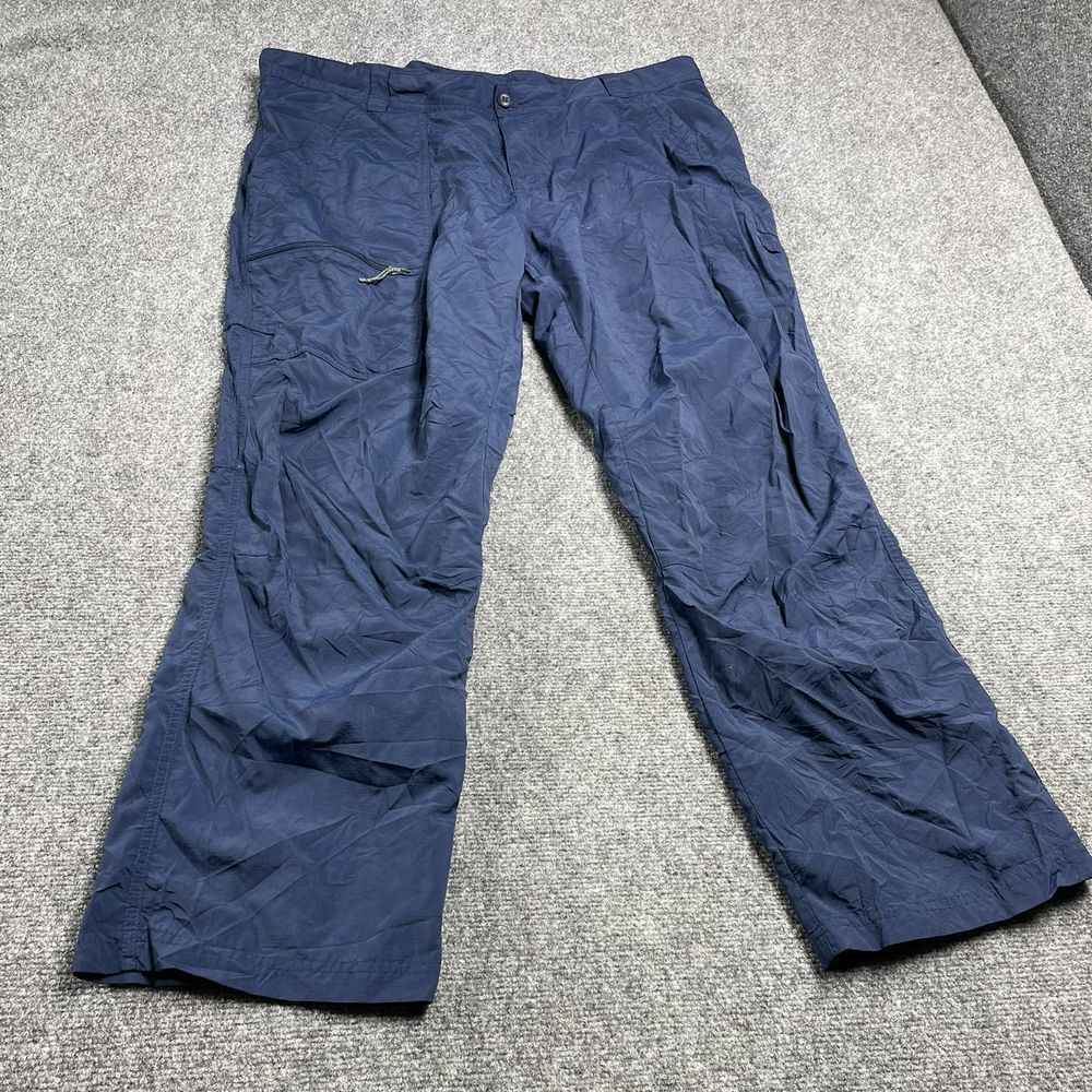 Columbia men's regular fit blue sportswear pants with button closure size 42W