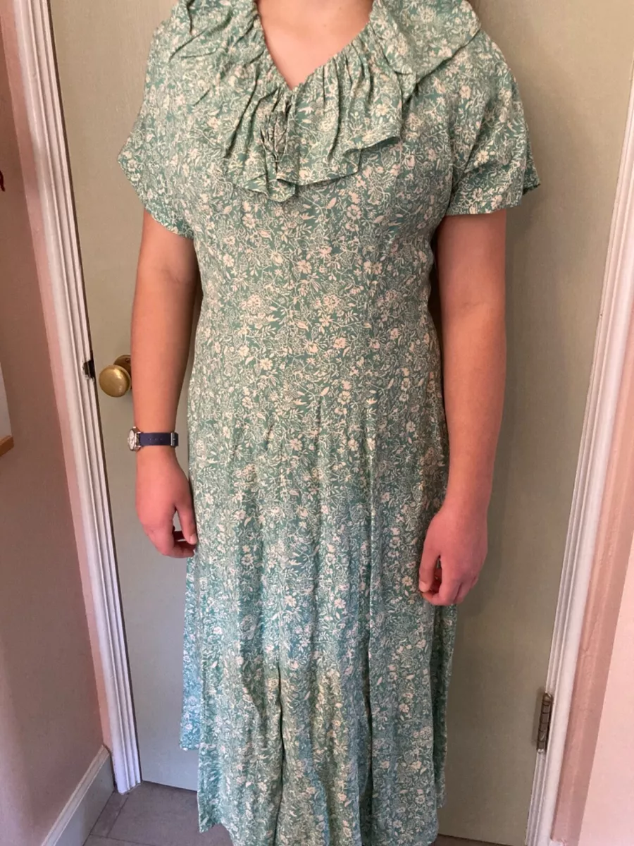 Vintage ELLEN ASHLEY Cottage Core Floral Dress Size 8P Romantic Ruffle 90s