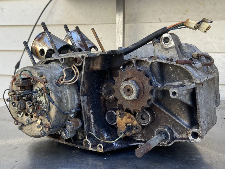 Motor inferior Yamaha R5 350  Foto 2 de 4