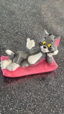 FIGURINE TOM SERIE TOM ET JERRY BULLY W. GERMANY 1967 MGM HAUT 4CM LONG 6 CM  .