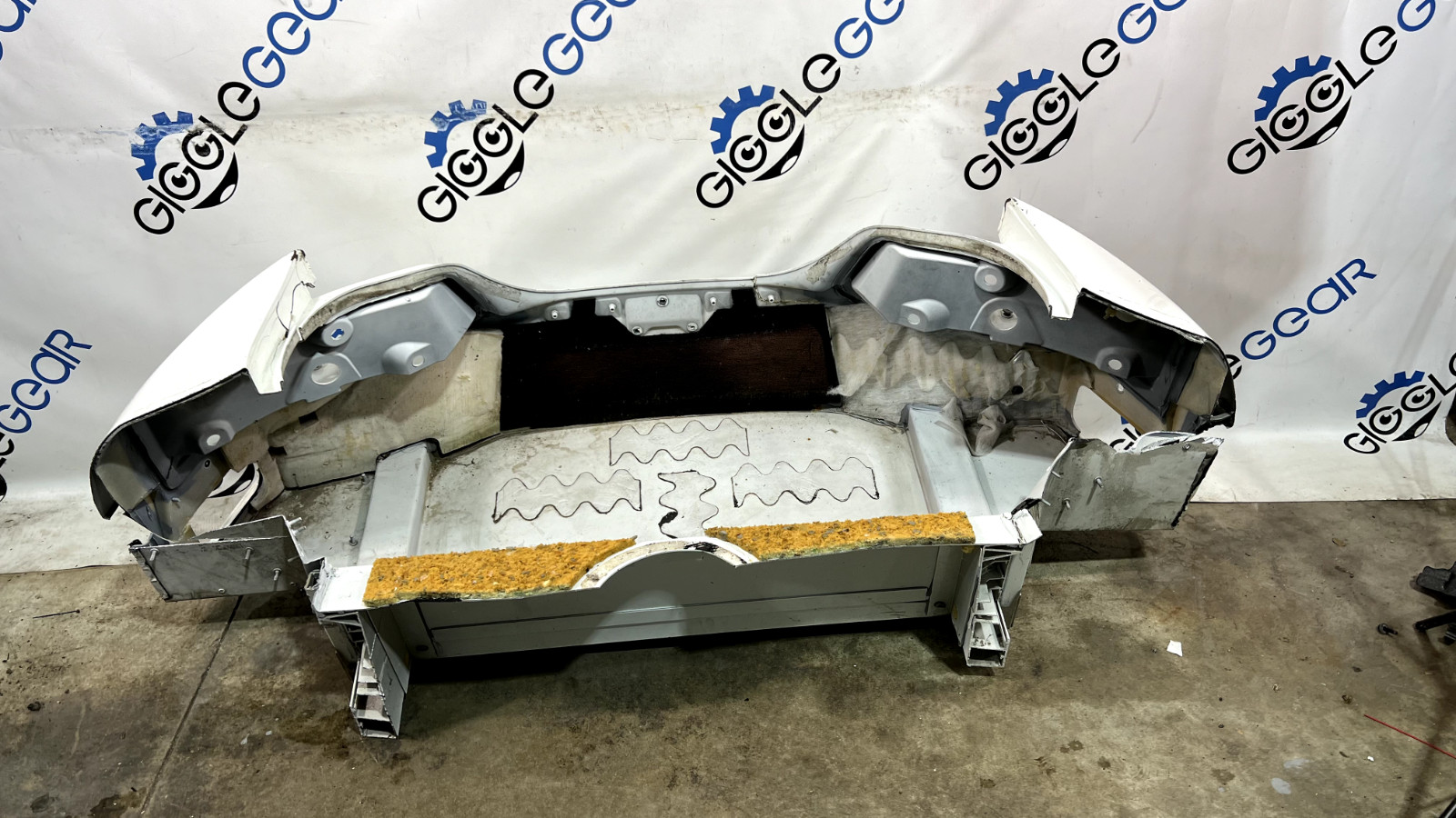 BODY REAR END - REAR PANEL  Aston Martin Vantage V8 2011 OEM