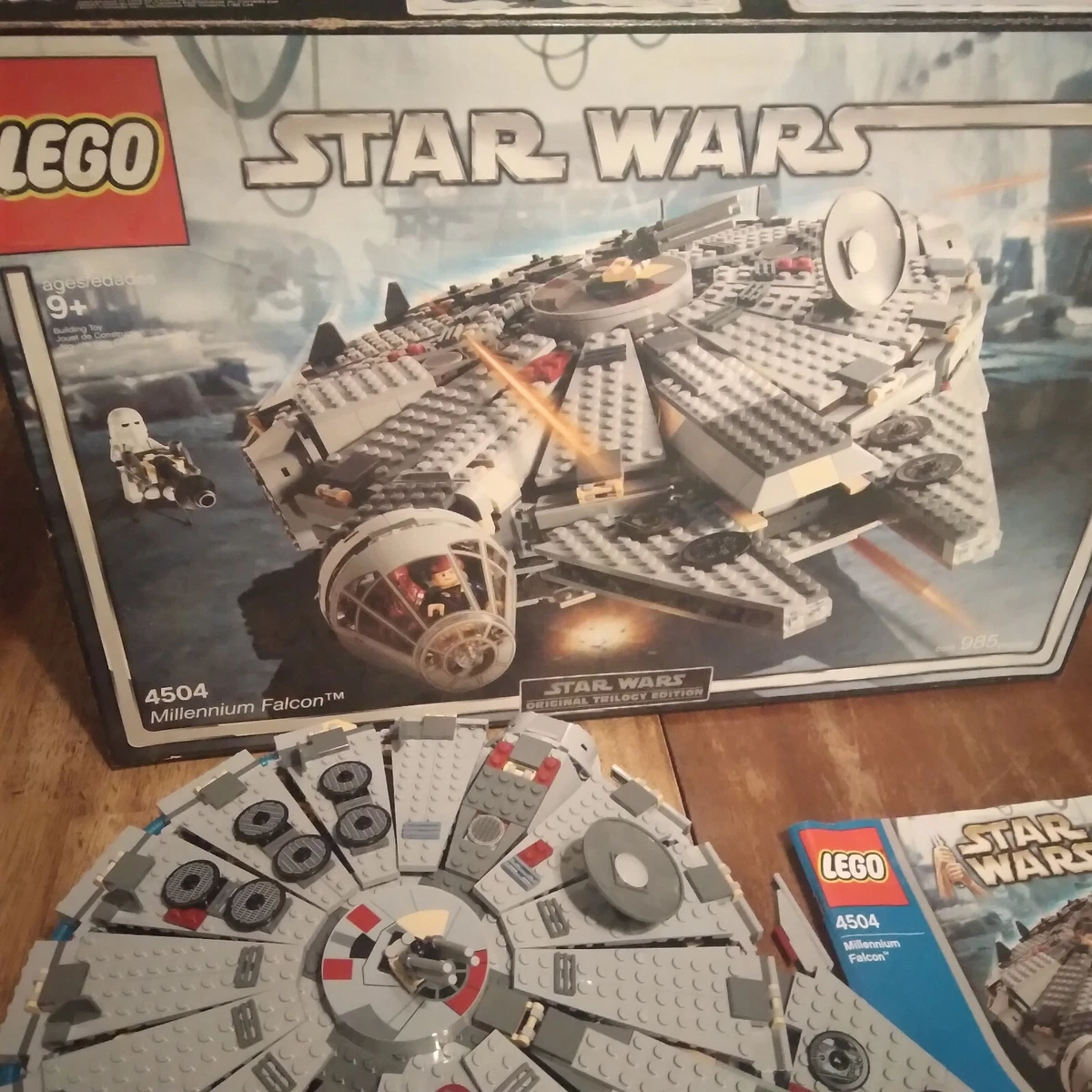 Lego Star Wars 4504 Millennium Falcon Complete w Manual Box w One Extra Mini