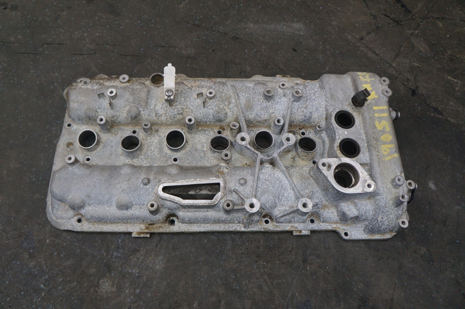 Right Cylinder Head Valve Cover OEM 07P103470J 6.0L W12 Bentley Bentayga *Note*