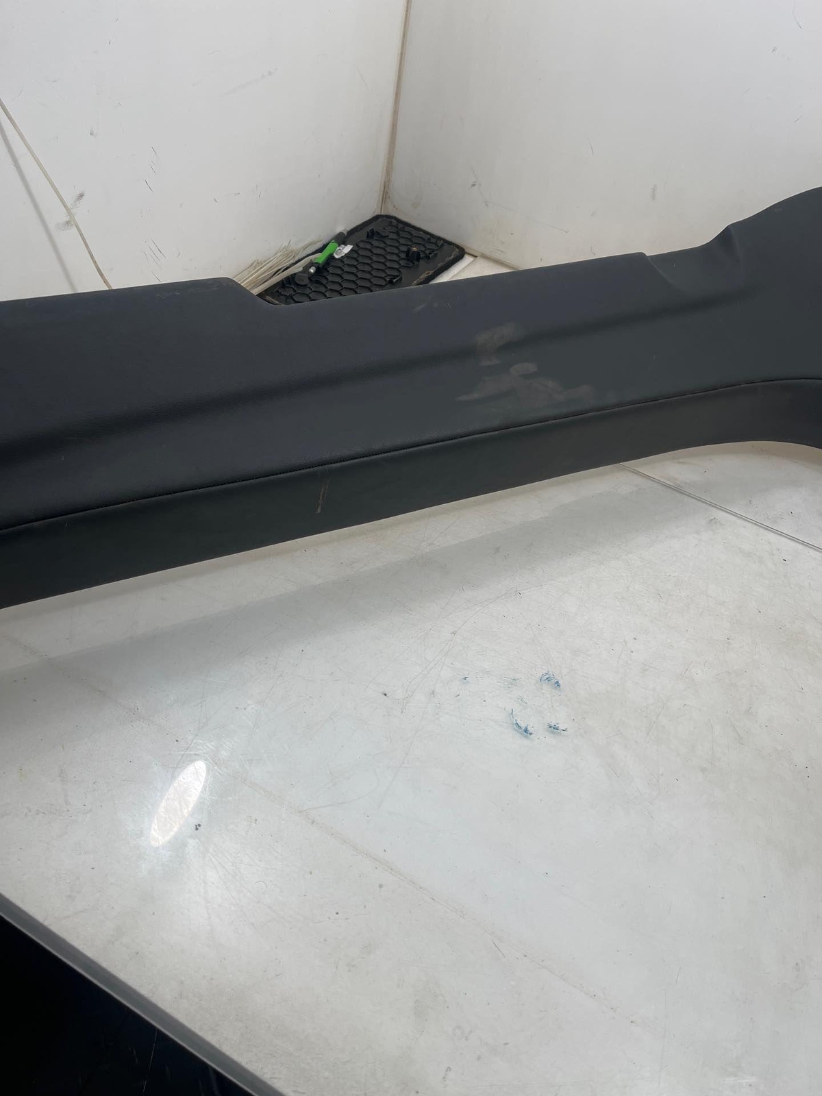 LH Drivers Side SILL TRIM PANEL 4T1854903E LAMBORGHINI HURACAN 19