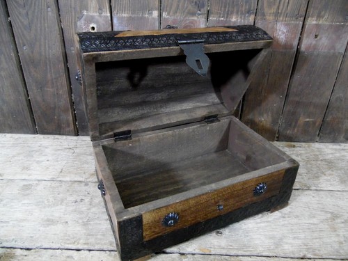 Holztruhe Truhe Holz Schatzkiste Metallbänder Schmucktruhe Schloss schwarz 24 cm - Bild 2 von 2