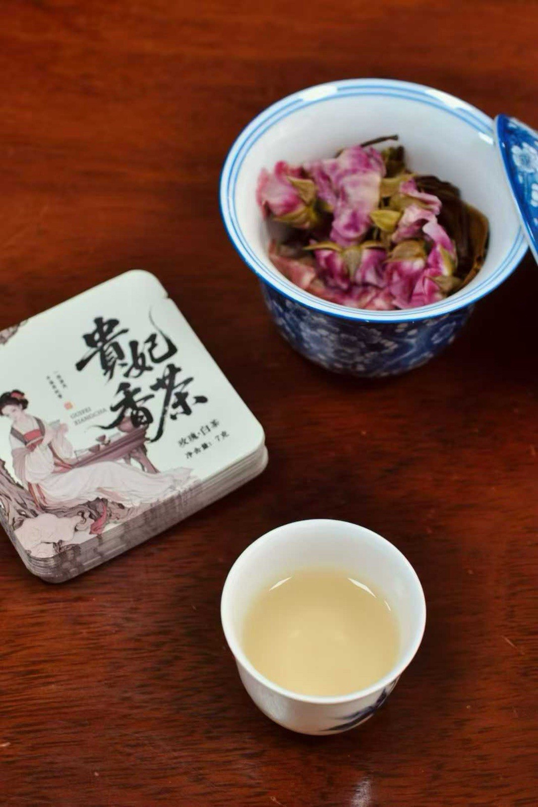Früchtetee Rosen-Weißer Tee – Red Rose Petals & Mountain MoonlightWhite Tea 100g