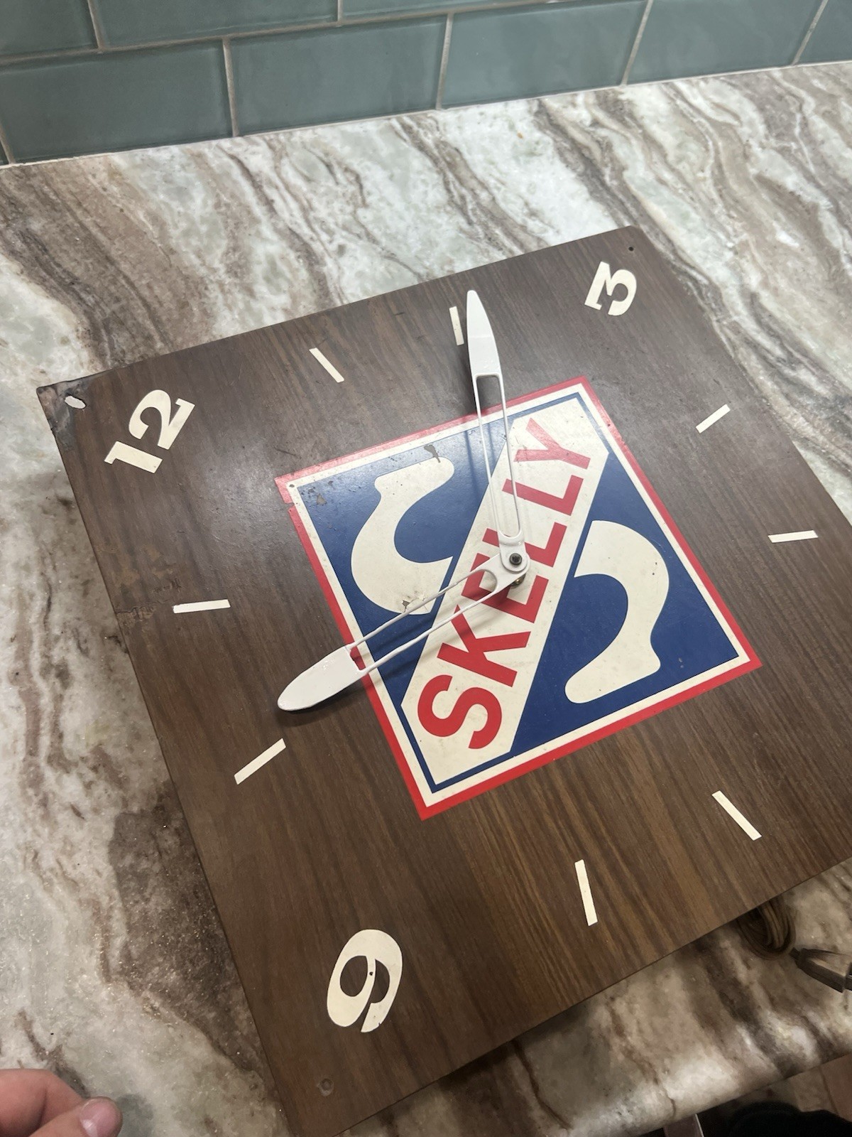 Vintage Skelly 15x15 Pam Clock. Working And Keeps Time