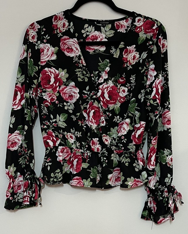 Women's Ambiance  Size M Floral Long Sleeve Ruffle V-Neck Blouse Elastic Waist