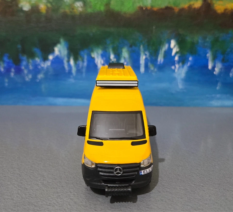 Mercedes Sprinter Weekender 1:36 Camper Van Juguete Modelo Personalizado Nombre Amarillo Foto 4 de 4