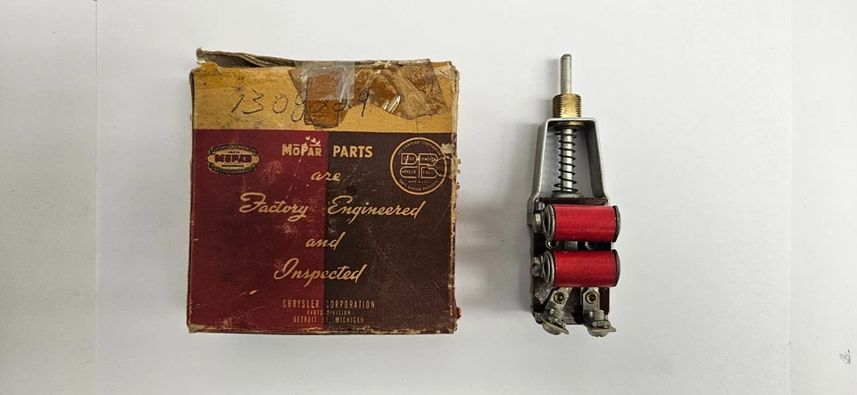 1941-1942 Dodge Plymouth DeSoto Chrysler C34 C36 Heater Blower Switch NOS 974943 - Image 2 of 4