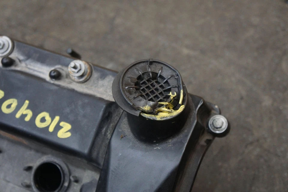 Right Cylinder Head Assembly 11121556130 6.75L Rolls Royce Phantom 03-17 *NOTE Foto 3 de 4