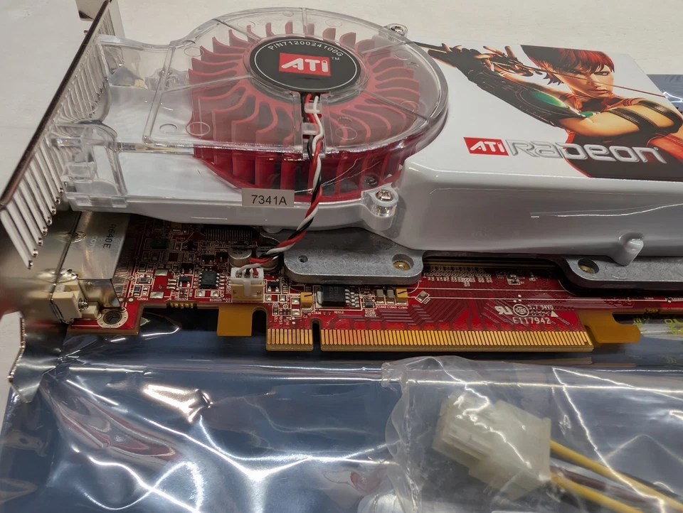 Tarjeta de gráficos de video ATI Radeon X1800XL 512 MB PCIe doble DVI empaquetada a granel Foto 4 de 4